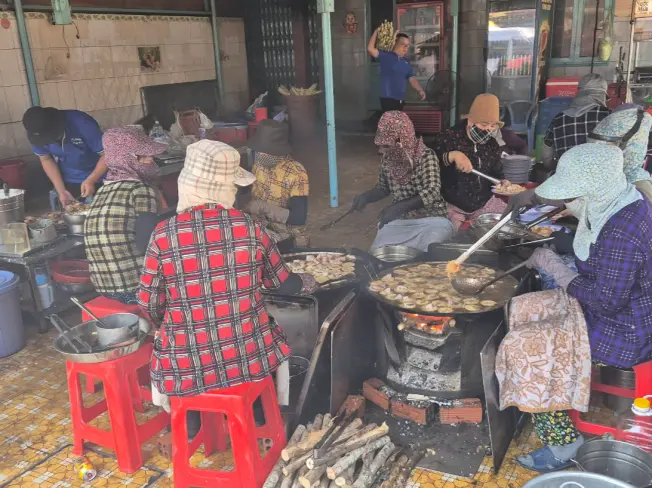 Bánh Khọt Gốc Vú Sữa