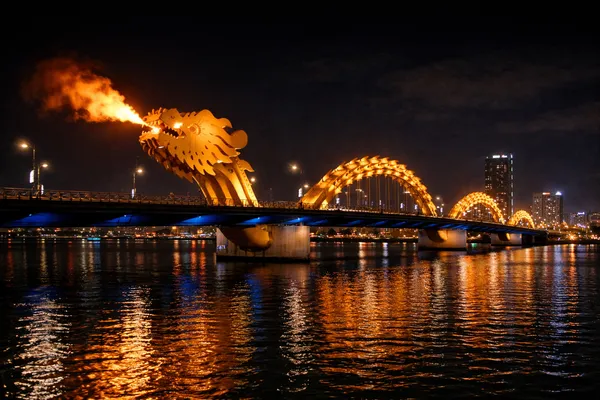 다낭-용다리-불쇼-장면