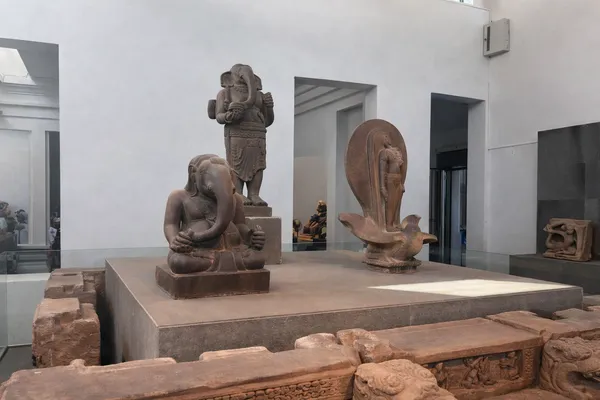 다낭-참-박물관-석조-조각상