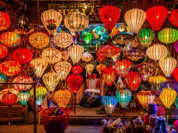 호이안-야시장-조명-상점