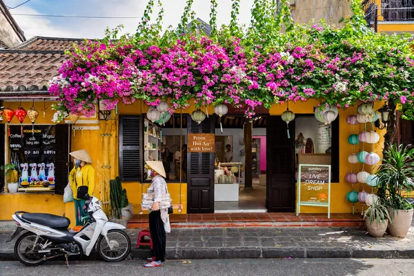 호이안-카페-앞-풍경